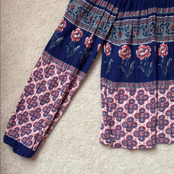 *4/$24* HCO Bohemian Off-the-Shoulder Top - Picture 3 of 5